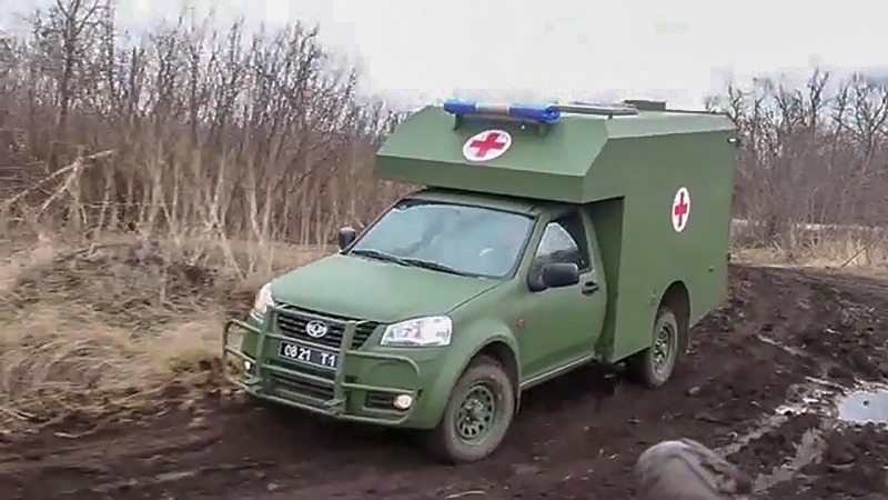 «БОГДАНИ» РЯТУЮТЬ ЖИТТЯ ПОРАНЕНИХ НА ПЕРЕДОВІЙ. ФОТО