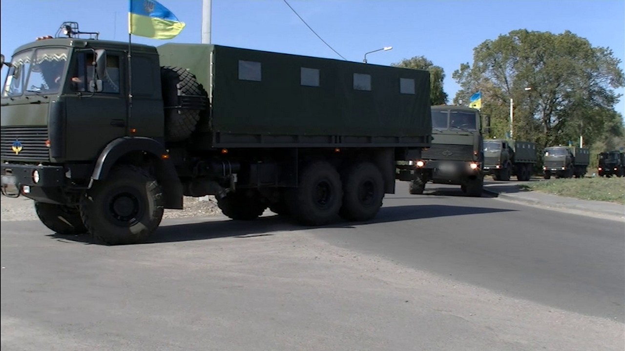 ЧЕРКАСЬКІ ВІЙСЬКОВІ АВТОМОБІЛІСТИ ЗАВЕРШИЛИ МІСІЮ У ООС НА ВАНТАЖІВКАХ «БОГДАН-63172». ВІДЕО