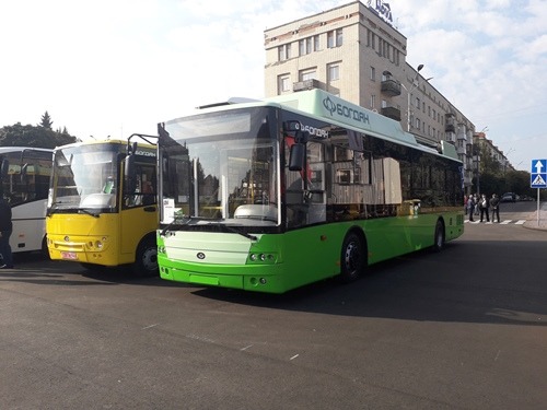 «БОГДАН» ПРЕДСТАВИТЬ ПРЕЗИДЕНТУ ЗЕЛЕНСЬКОМУ АВТОБУС І ТРОЛЕЙБУС В ЖИТОМИРІ