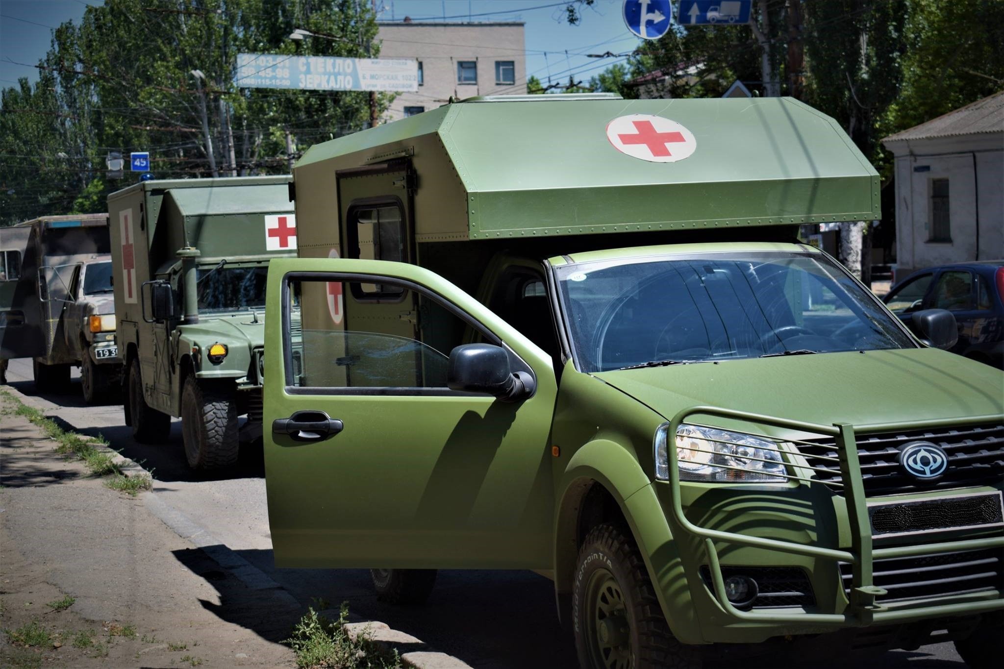 ПІДГОТОВКА ВІЙСЬКОВИХ МЕДИКІВ ТА СУЧАСНІ САНІТАРНІ АВТОМОБІЛІ – ЗАПОРУКА УСПІШНОЇ ЕВАКУАЦІЇ. ФОТО