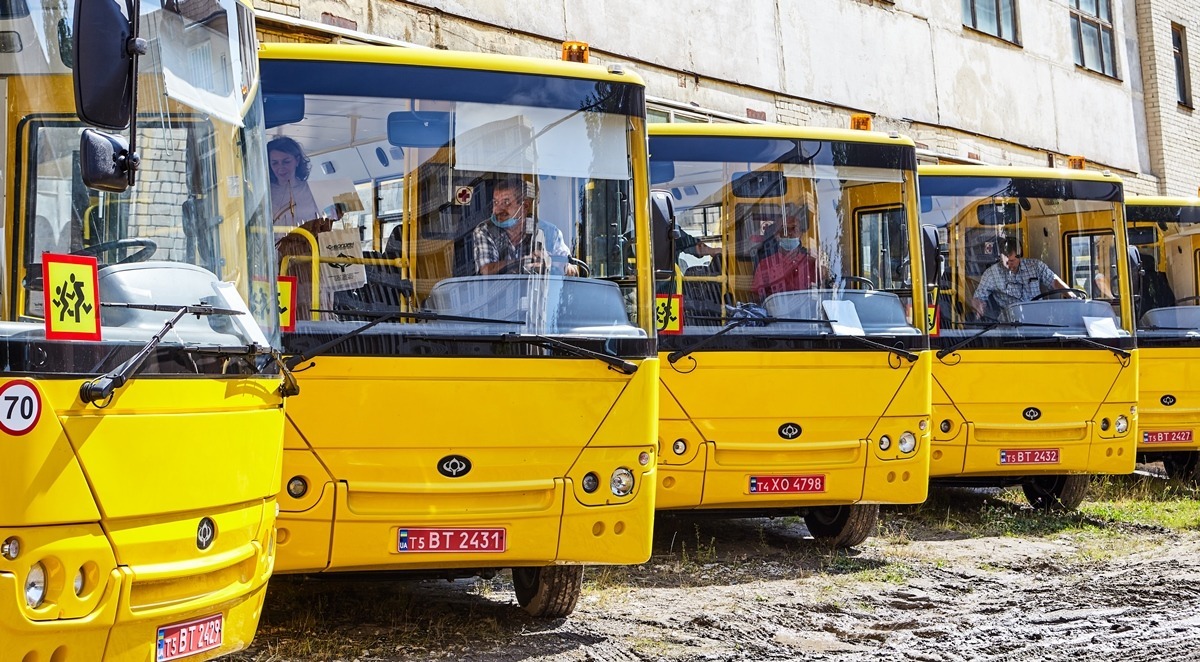 11 ШКІЛЬНИХ АВТОБУСІВ «БОГДАН А22412» ДЛЯ ШКОЛЯРІВ ТЕРНОПІЛЬСЬКОЇ ОБЛАСТІ. ФОТО