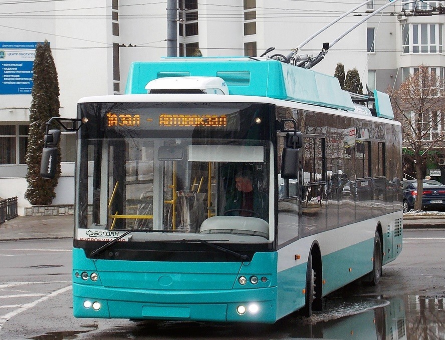 «АВТОСКЛАДАЛЬНИЙ ЗАВОД № 1» ЗАВЕРШИВ ПОСТАВКУ ПЕРШОЇ ПАРТІЇ ТРОЛЕЙБУСІВ «БОГДАН Т70117» ДЛЯ МІСТА СУМИ